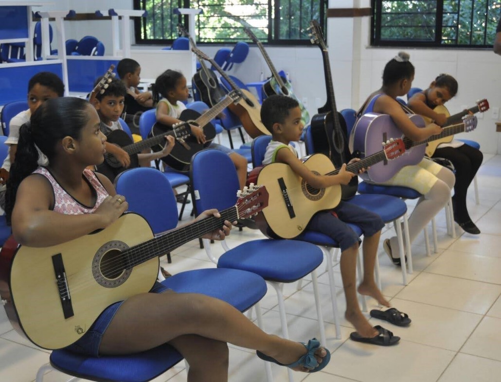 Aula coletiva de violão